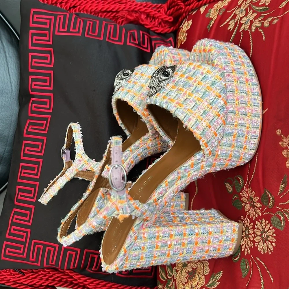 Brunch plans in pretty Kurt Geiger platforms 🌷 - Picture 10 of 11